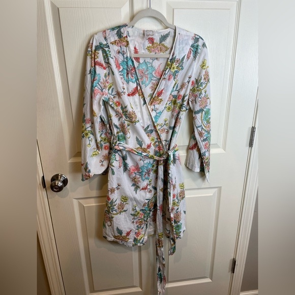 Plum Pretty Sugar Beckoning Creatures Floral Robe Small - Picture 2 of 12